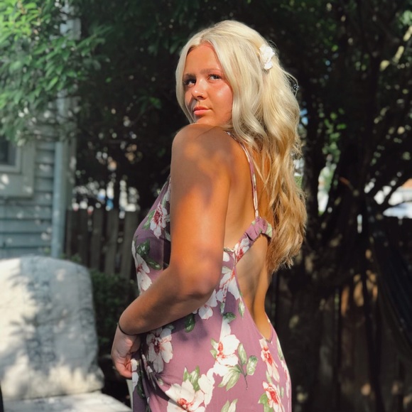 Meet your Posher, Juliana - Picture 3 of 5